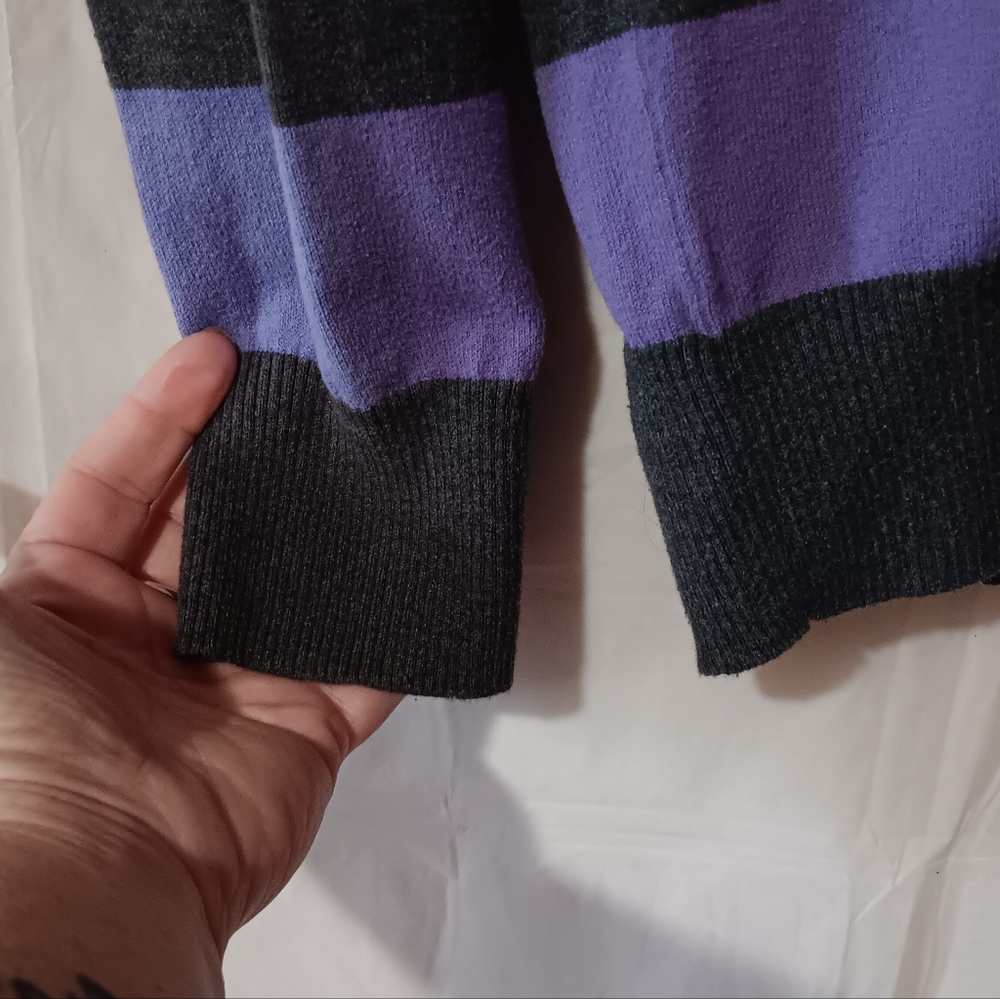 Sweater - Picture 3 of 4